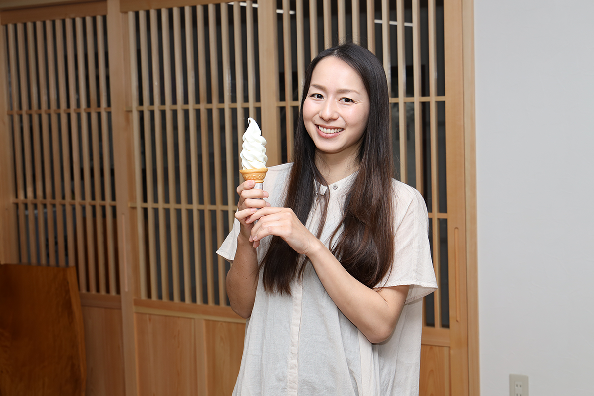 新鮮な牛乳100%使用 「すずらん牛乳」を使用した新鮮なソフト 新鮮な牛乳100%使用 「すずらん牛乳」を使用した新鮮なソフト